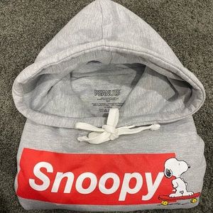 New snoopy skateboard hoodie never used size small!
